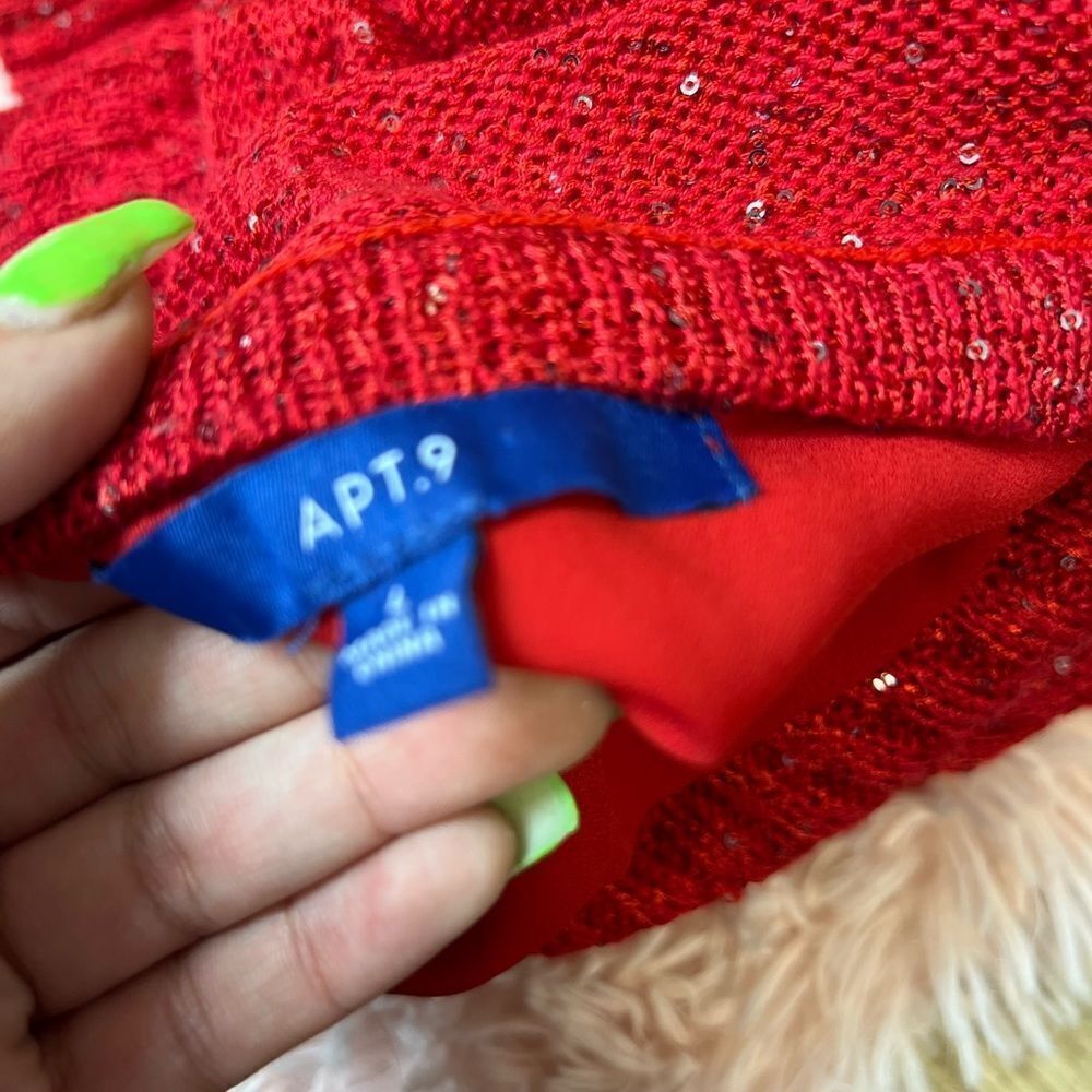 Red dress - Picture 7 of 8